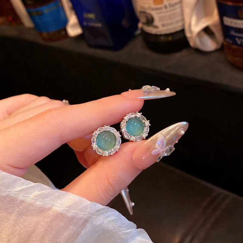 铜合金锆石耳饰 新中式复古简约耳钉女轻奢小众精致微镶锆时尚