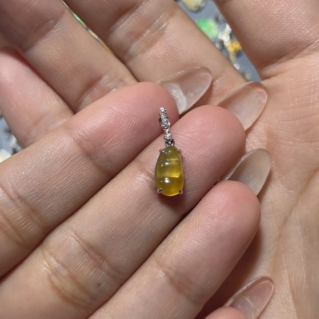 【闪购商品】翡翠18K金镶嵌颈饰