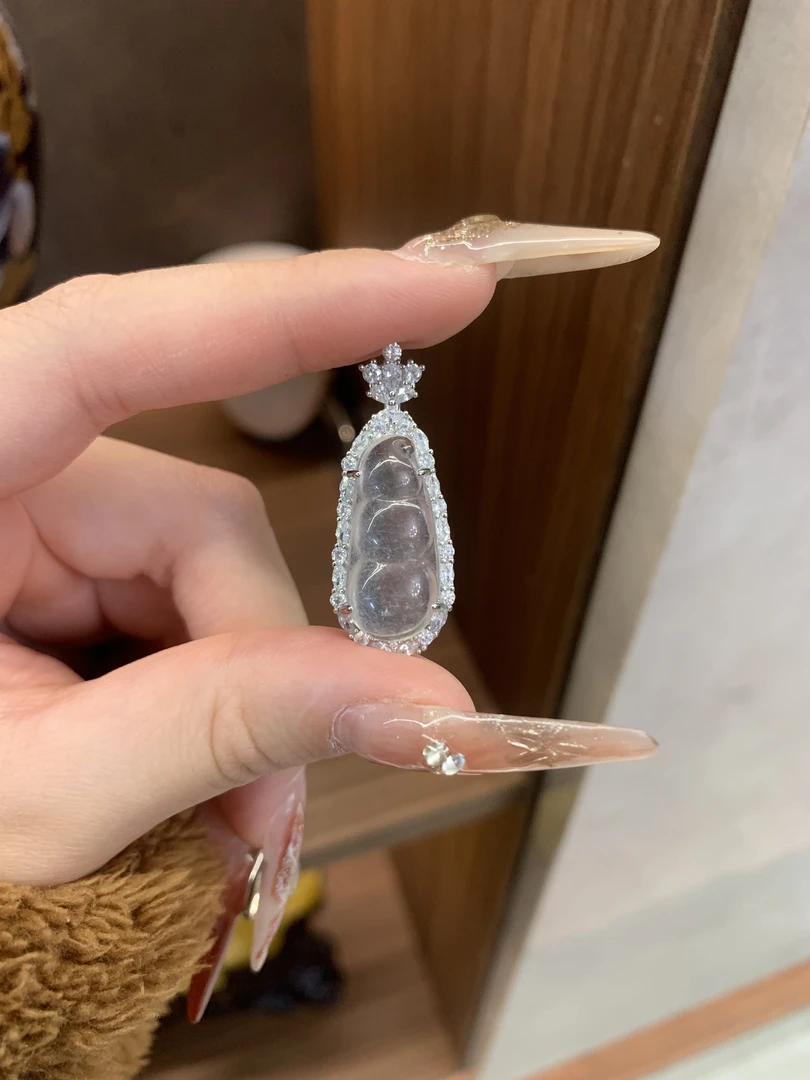 石英质玉四季豆S925银镶嵌吊坠