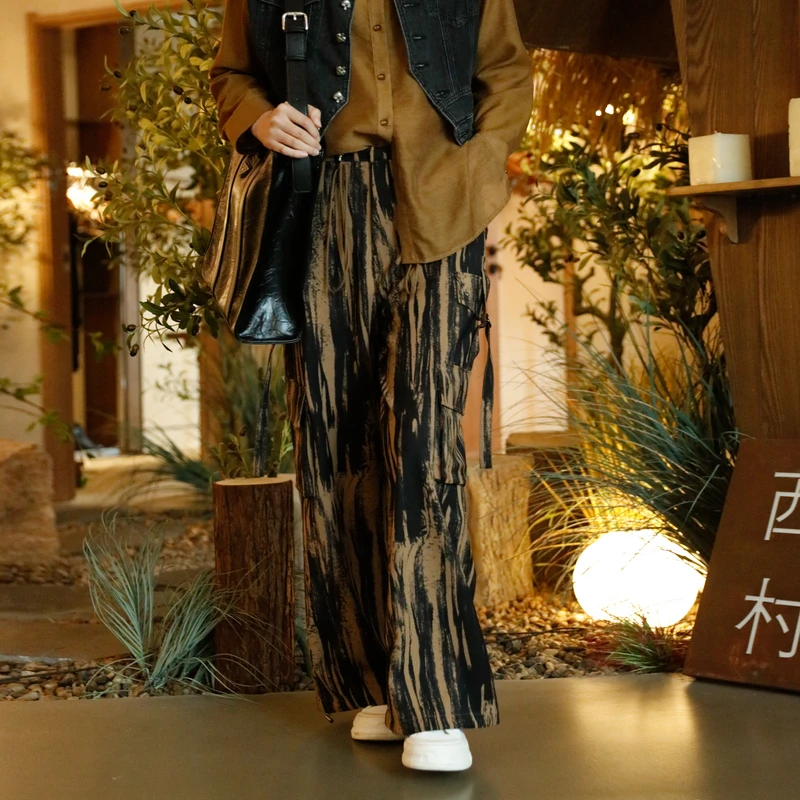 西町村屋裤子女秋季新款轻潮风宽松直筒条纹印花工装裤AC8310004