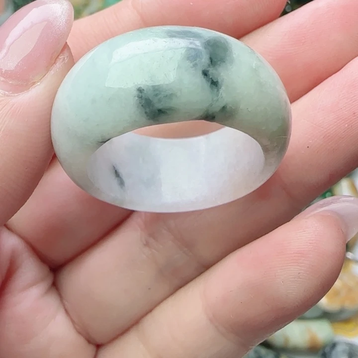 翡翠未镶嵌颈饰天然A货74