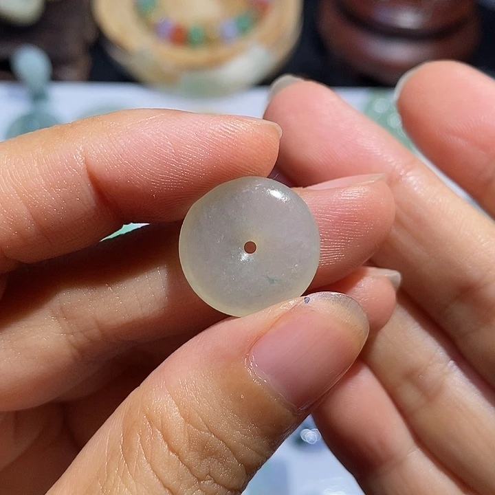 定制翡翠未镶嵌扣子