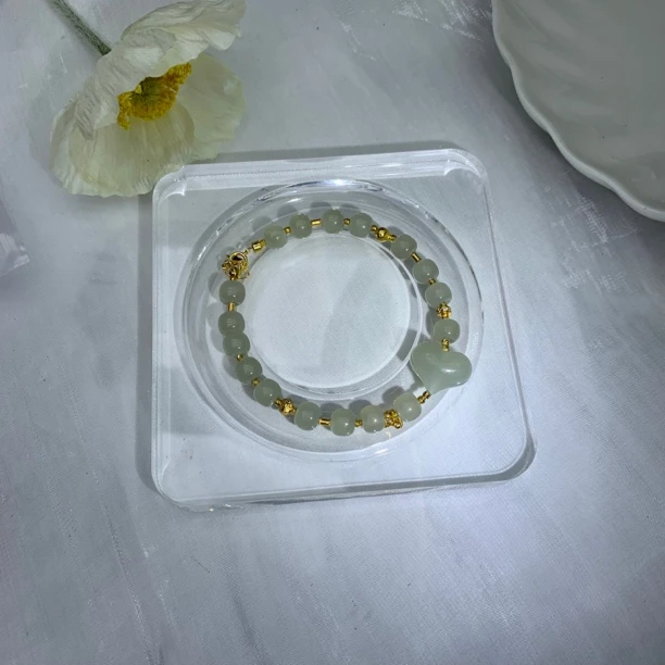 天然和田玉屁桃手链 多样性发其一 C729