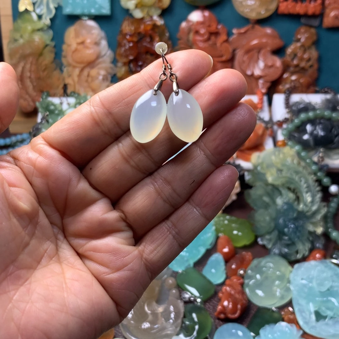 蛇纹石玉未镶嵌耳坠