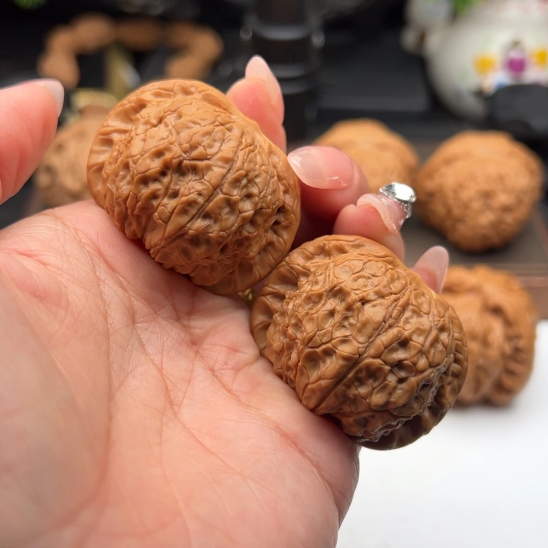 文玩核桃把件血麒麟