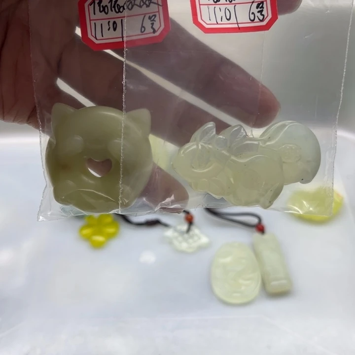 依***妖未镶嵌蛇纹石玉手镯