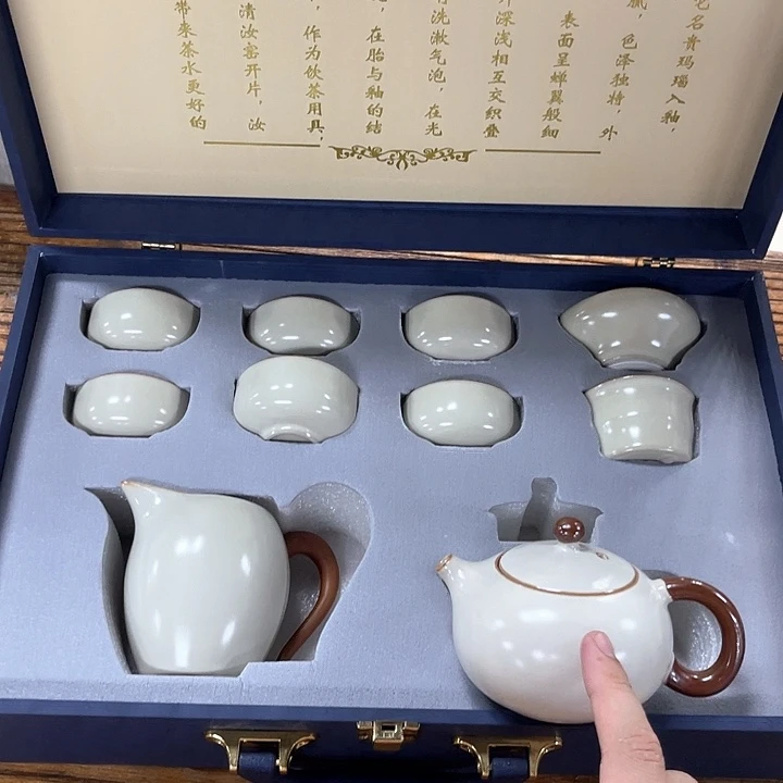 孤品茶具套装等。
