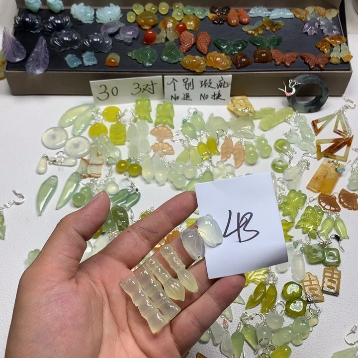 鑫***心合金蛇纹石玉耳钉