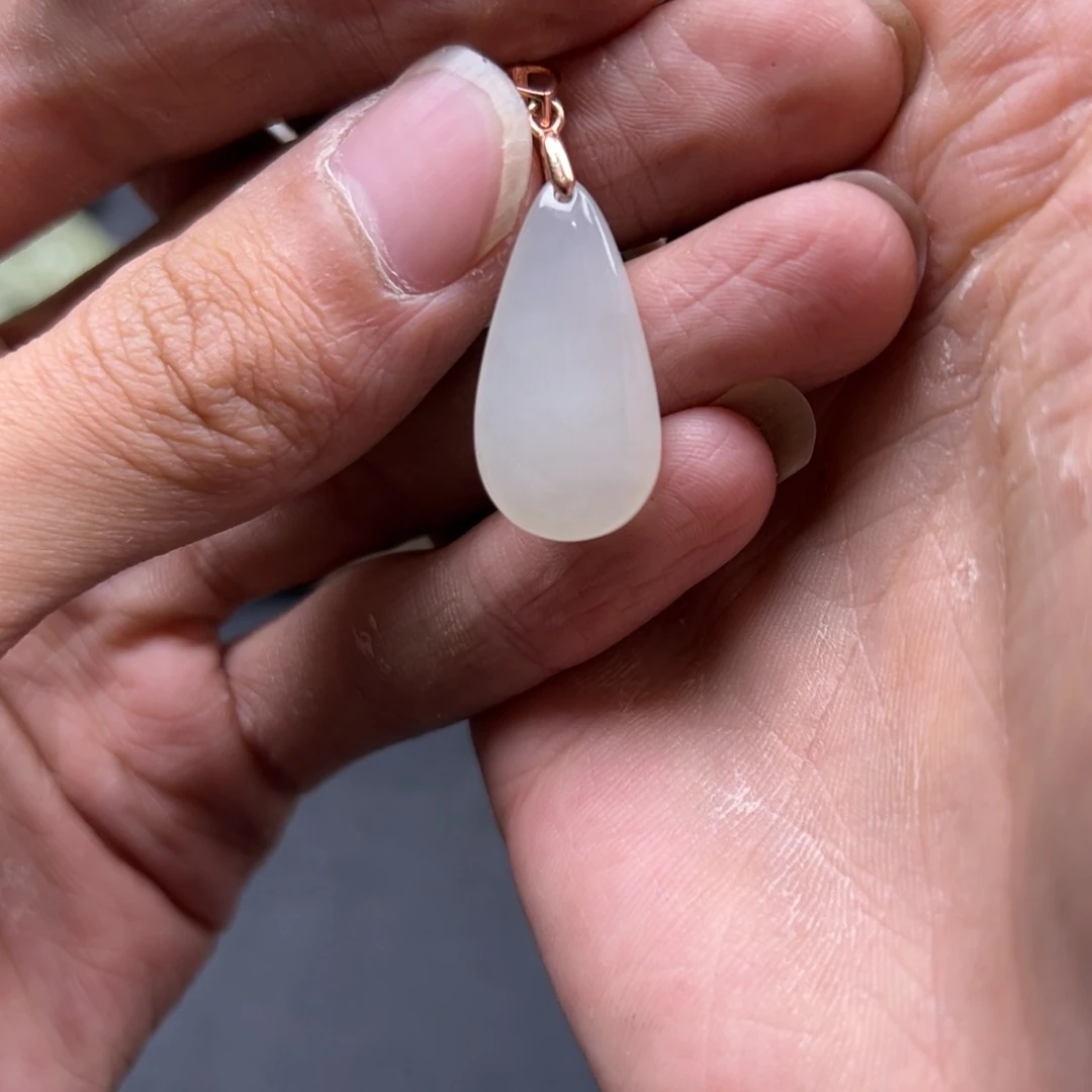 和田玉颈饰未镶嵌水滴多样性拍一发一