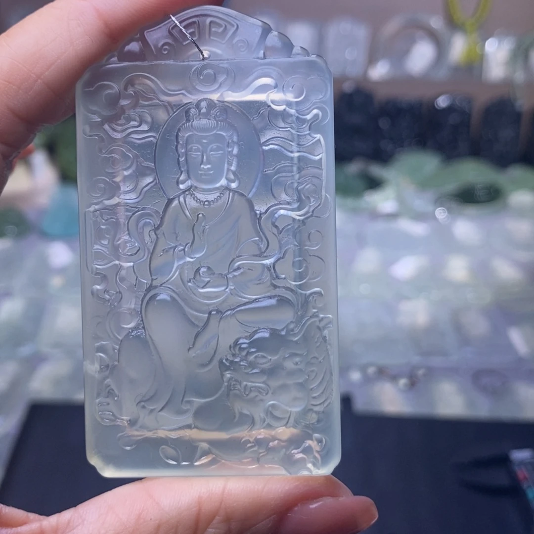 张***晴蛇纹石玉未镶嵌颈饰