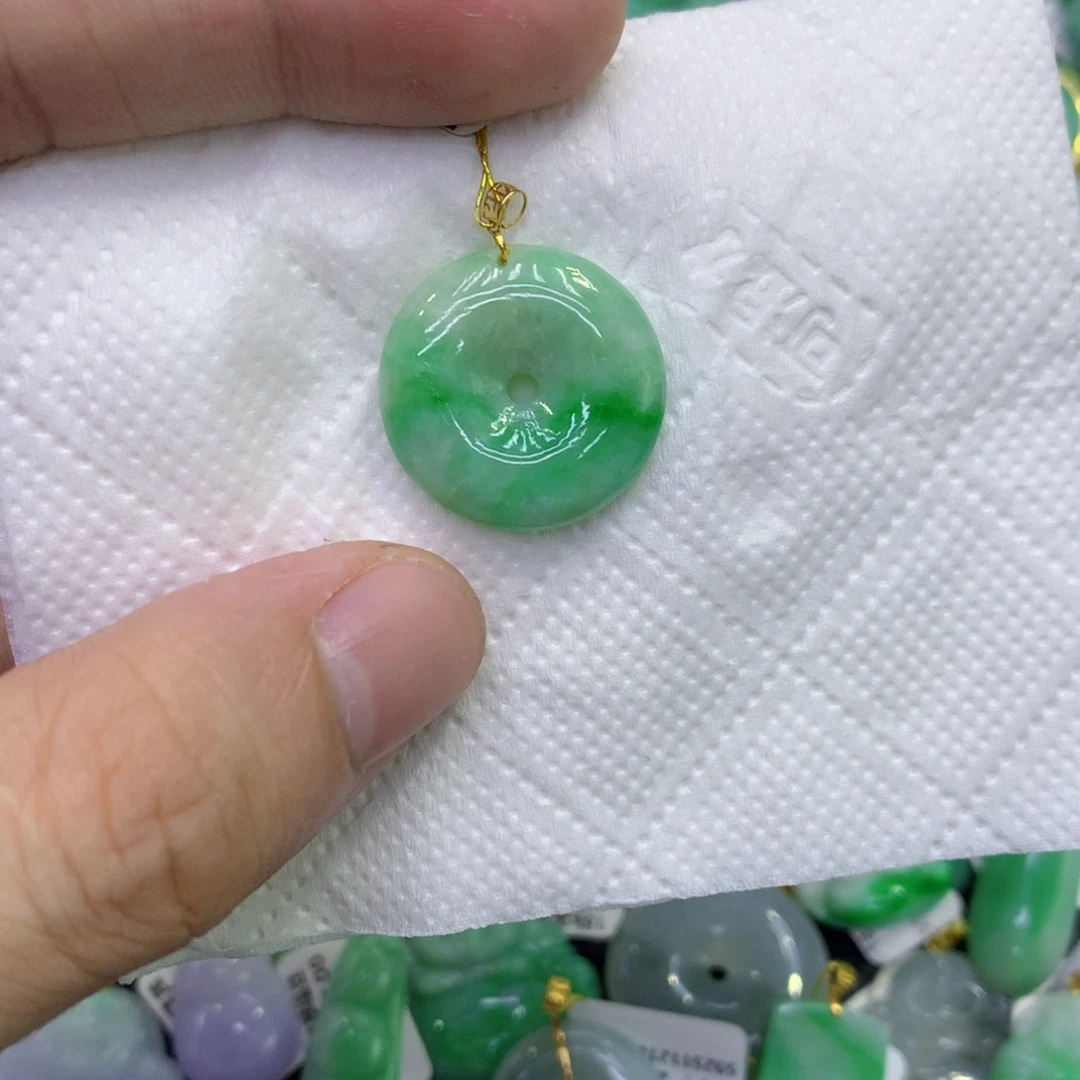 颈饰18K金镶嵌翡翠