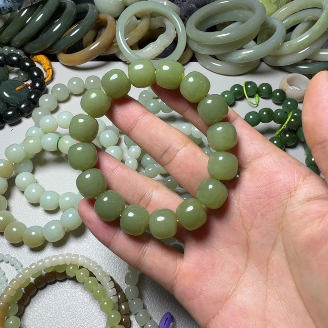 和田玉未镶嵌手串