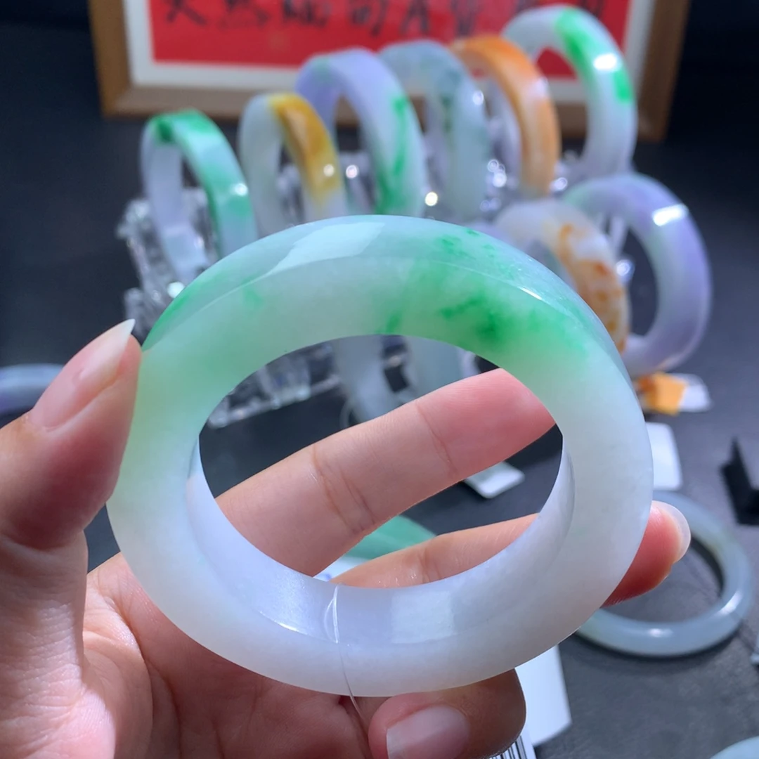 柠***伤定制翡翠未镶嵌翡翠