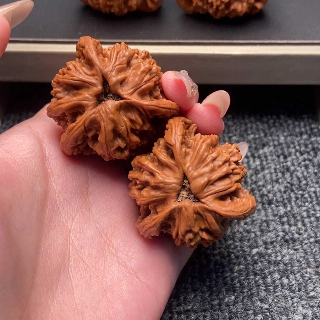 周***州木质类虎头正奔一对