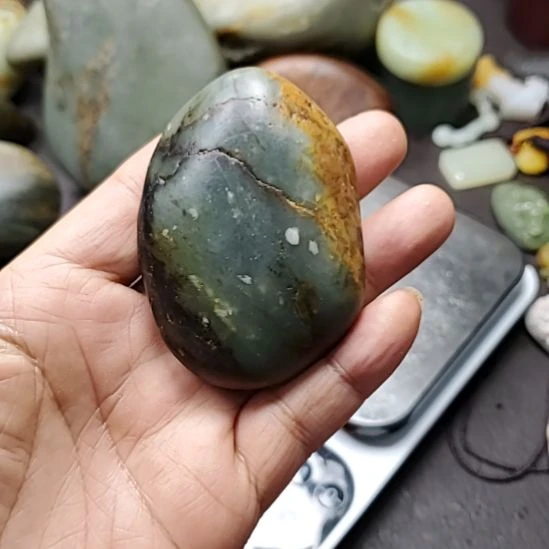 和田玉（糖玉）未镶嵌挂件