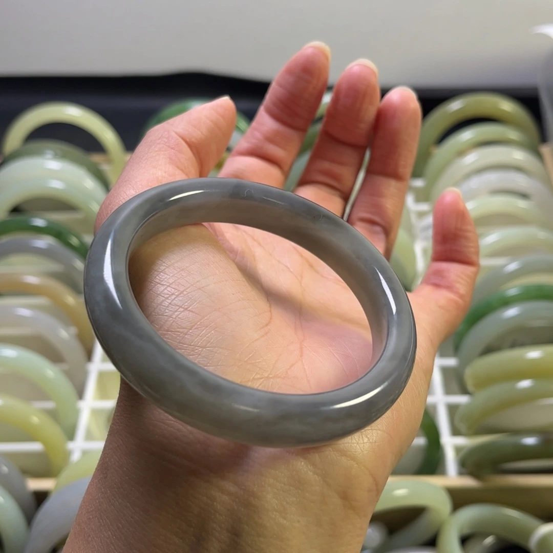 和田玉未镶嵌手镯58圈