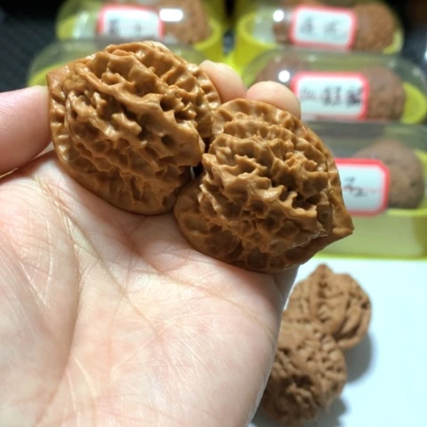 吊坠文玩核桃三角桩玄月