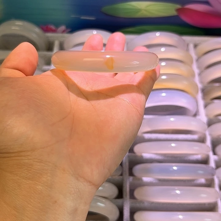 手镯玛瑙/玉髓未镶嵌