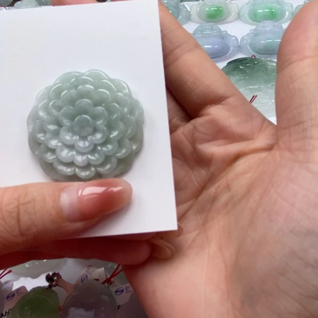 颈饰未镶嵌翡翠天然翡翠吊坠a货