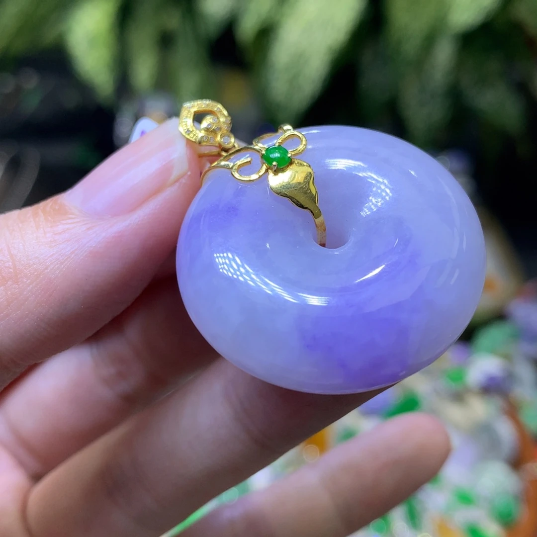 颈饰18K金镶嵌翡翠