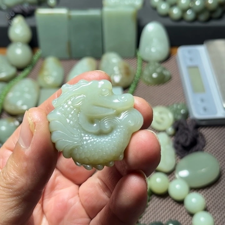 和田玉（糖玉）未镶嵌挂件