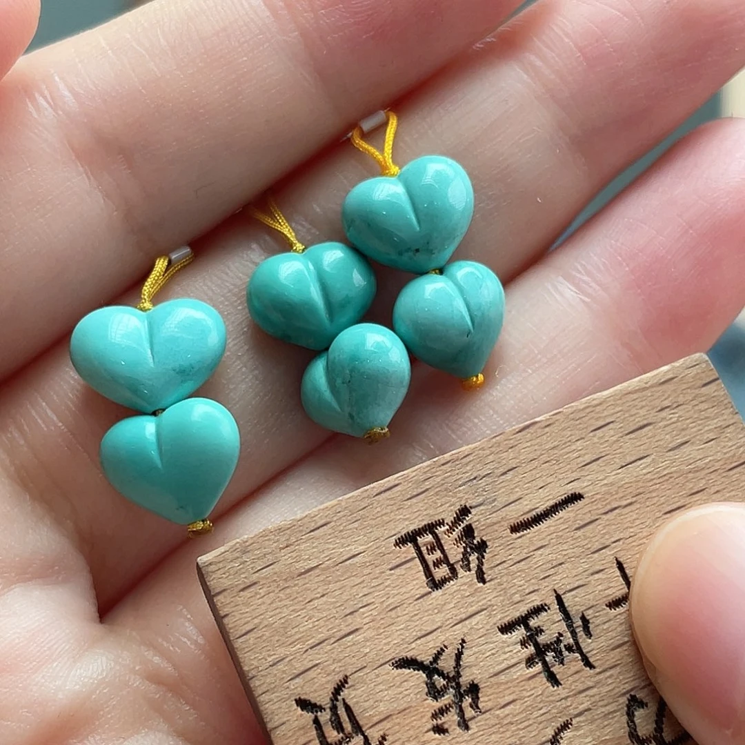绿松石未镶嵌颈饰