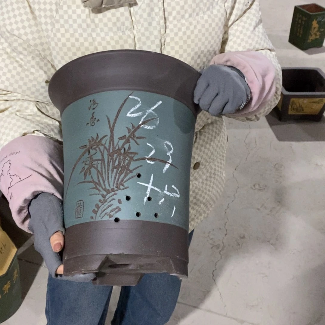 紫砂花盆收*着紫砂花盆