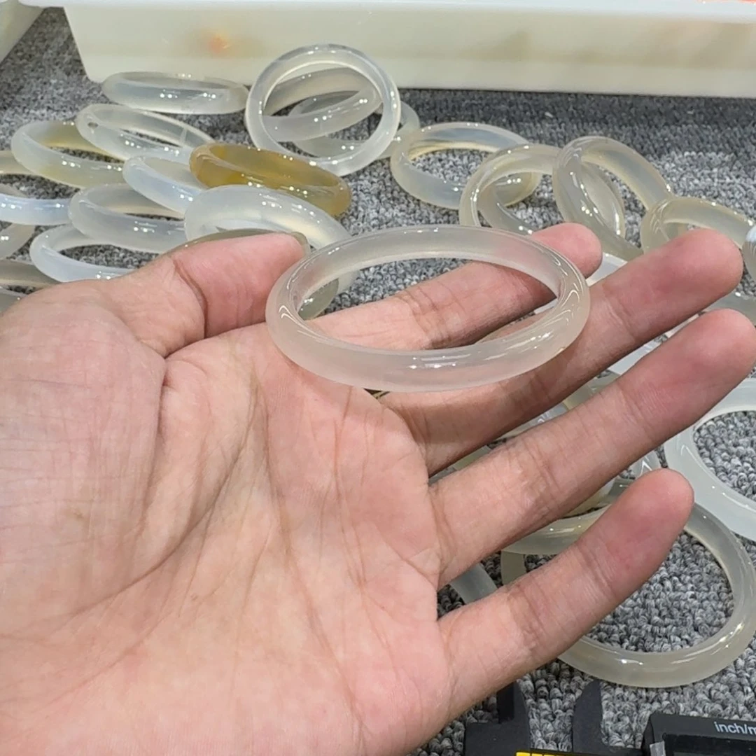 玛瑙/玉髓手镯未镶嵌?*禮04