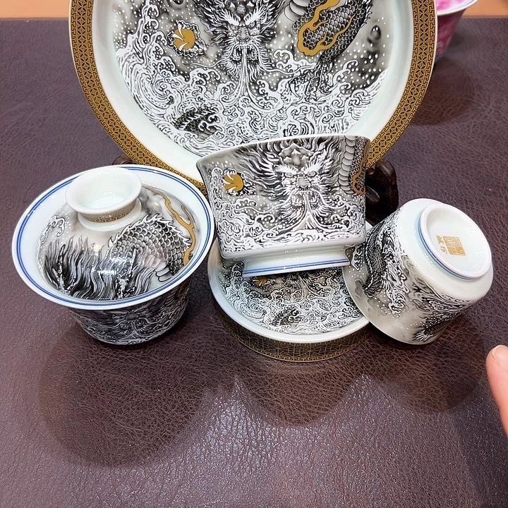 摆件景德镇陶瓷研究所工作的