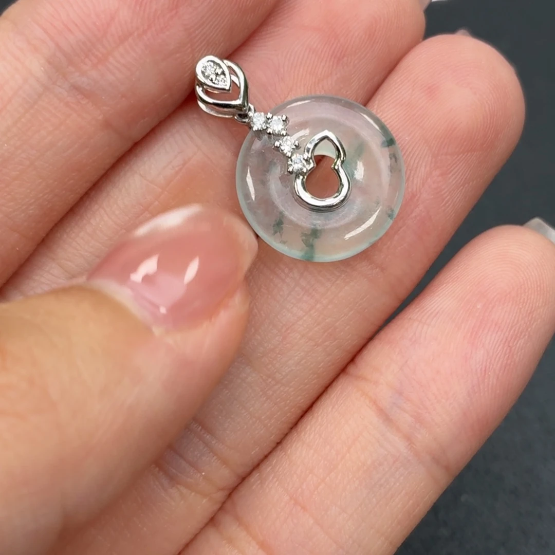 颈饰18K金镶嵌翡翠