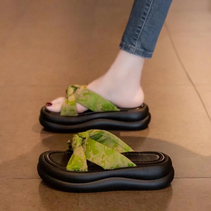 凉拖鞋女夏季外穿时尚2025新款配裙子厚底沙滩凉鞋一字拖