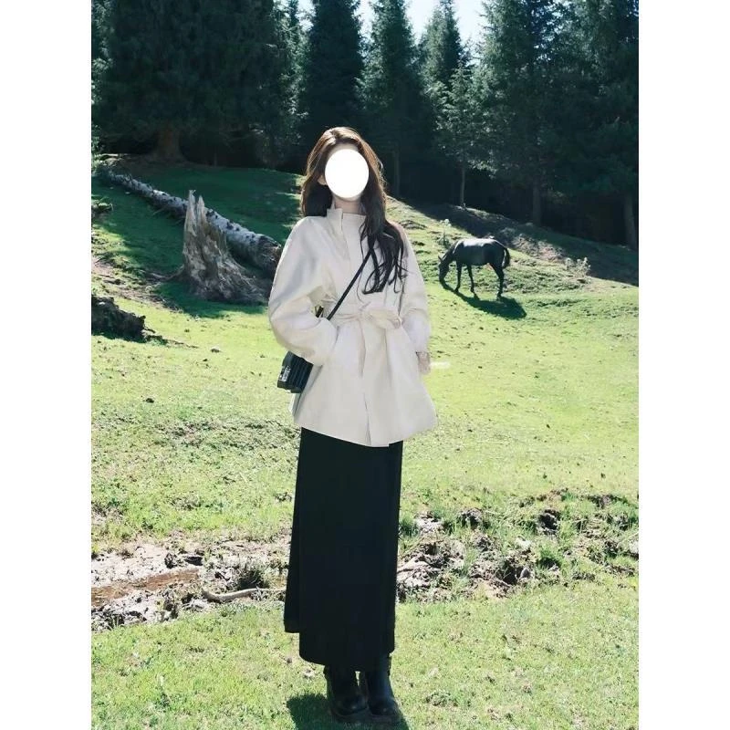 白色立领风衣外套女2025秋季新款高级感英伦风短款大衣AM8105