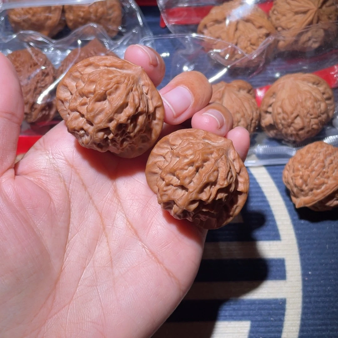 S***U吊坠文玩核桃全品瓷娃娃40