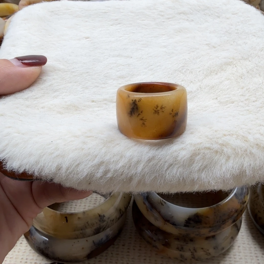 石英质玉未镶嵌手镯20加120米