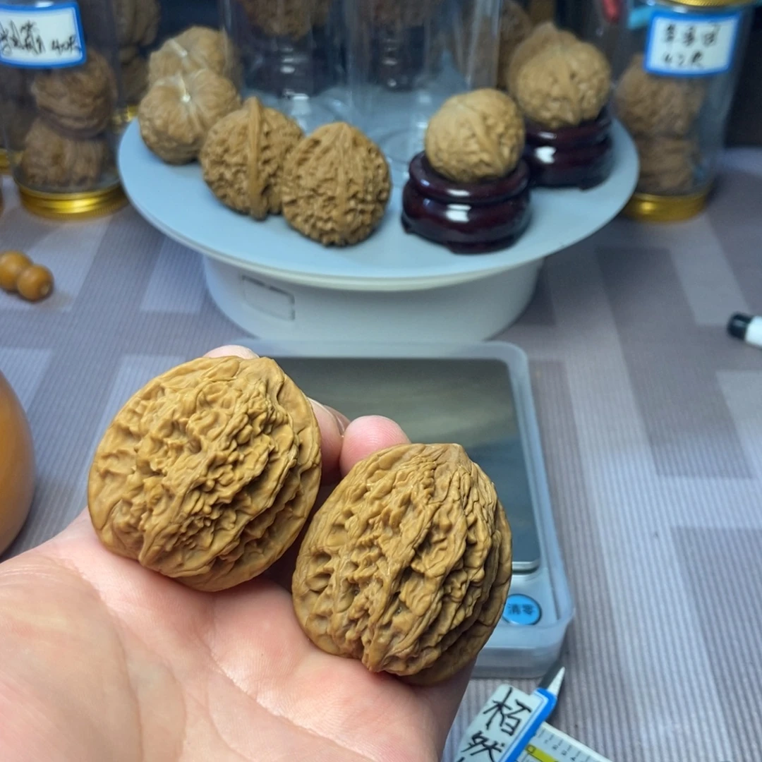 文玩核桃把件麦穗虎头