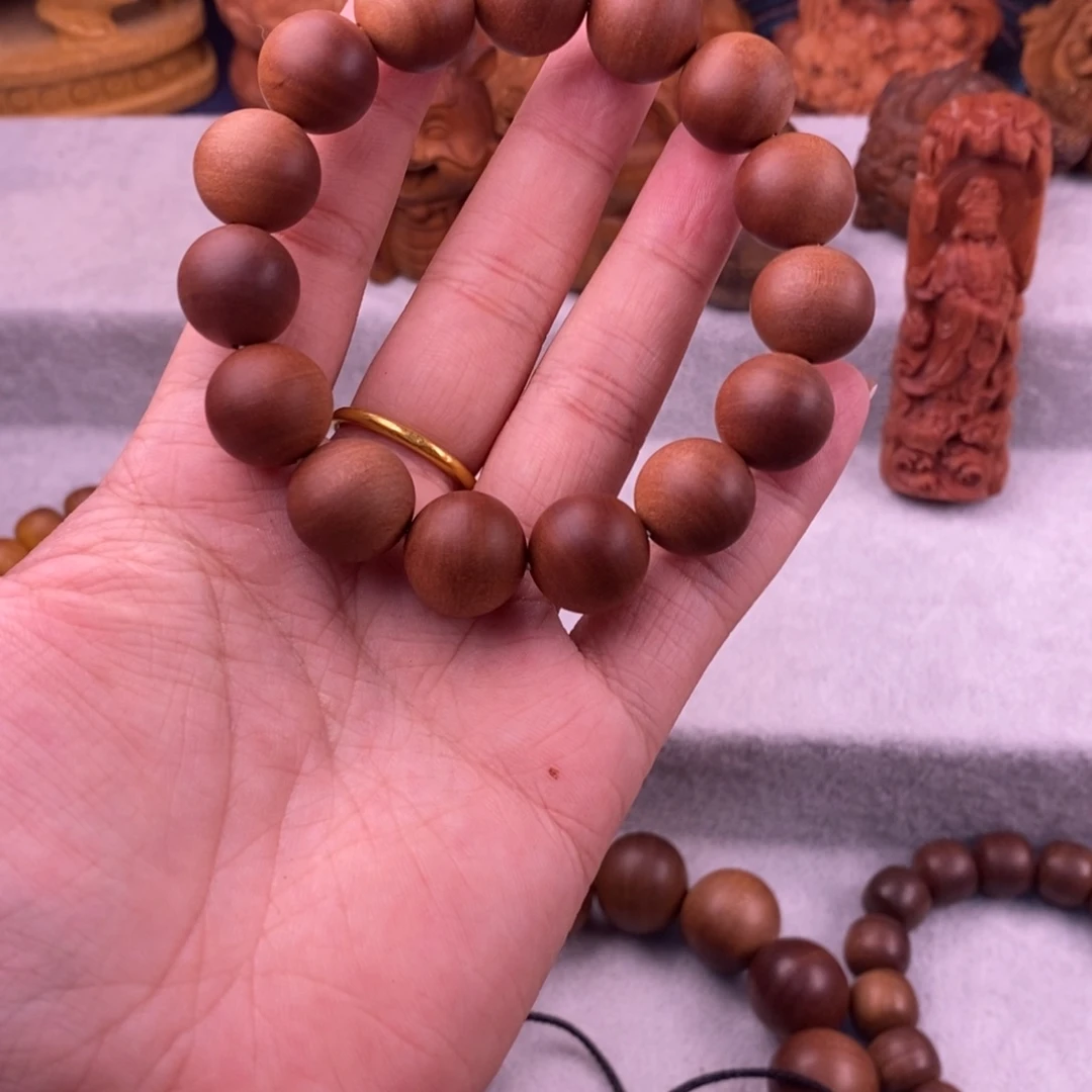 檀香木手串/手链在****馊1.5红肉粗抛奶香浮水正区老山檀