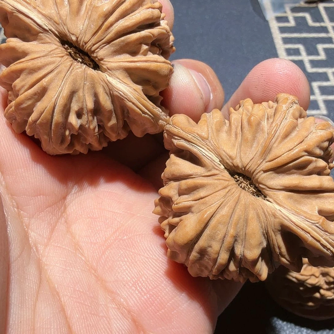 文玩核桃吊坠三**头平谷楼