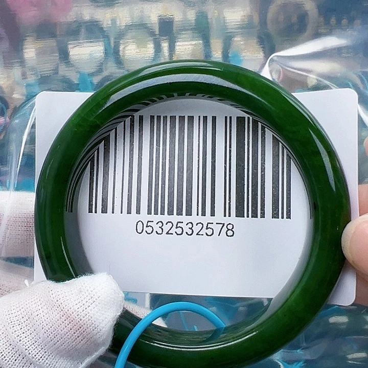 和田玉手镯未镶嵌微瑕63