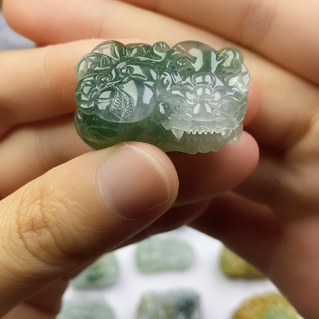 颈饰未镶嵌翡翠貔貅