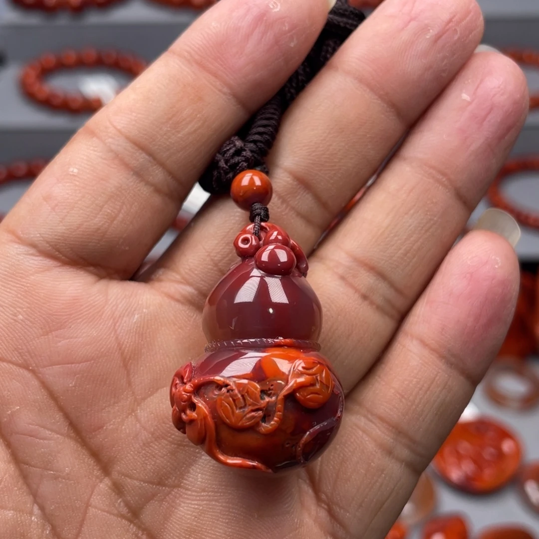 南红玛瑙未镶嵌珠宝奇石吊坠