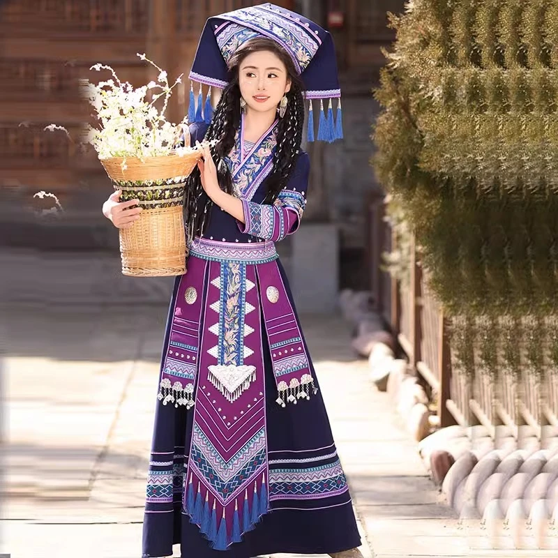 广西壮锦服装少数民族风表演服刺绣长款舞台竹竿舞旅拍摄影衣服新
