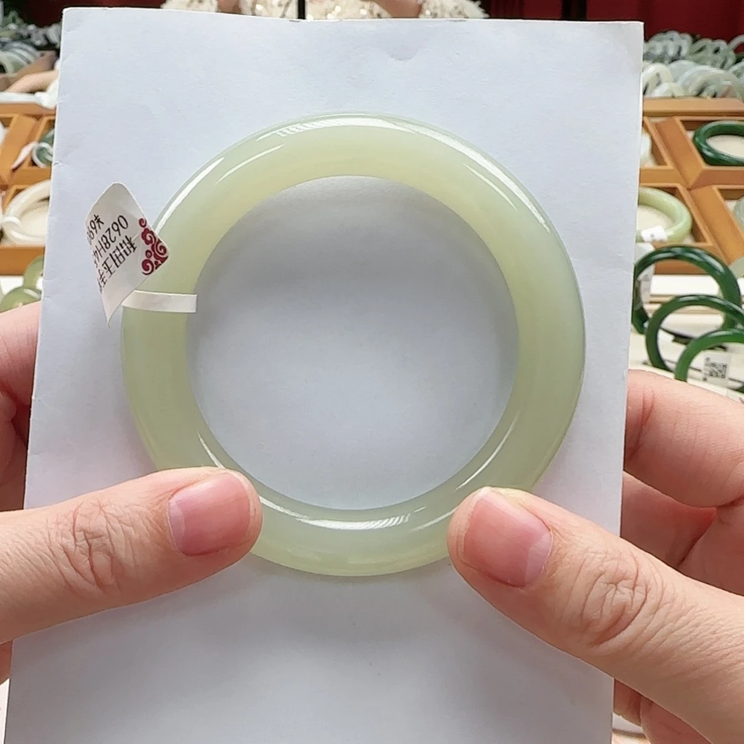 和田玉手镯未镶嵌57