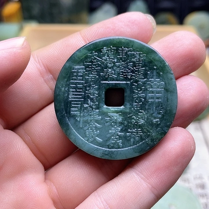 蛇纹石玉挂件未镶嵌