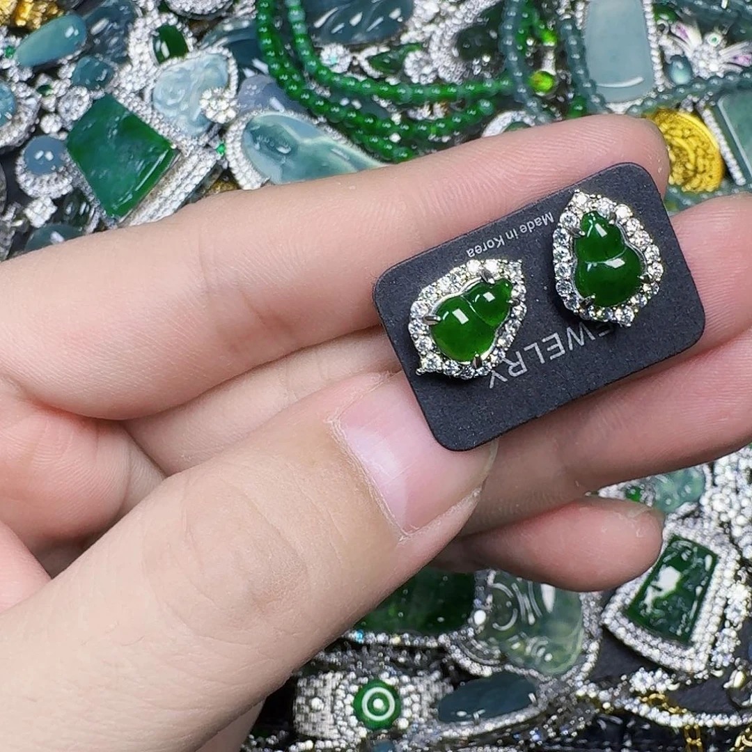 翡翠未镶嵌颈饰天然A货翡翠放漏