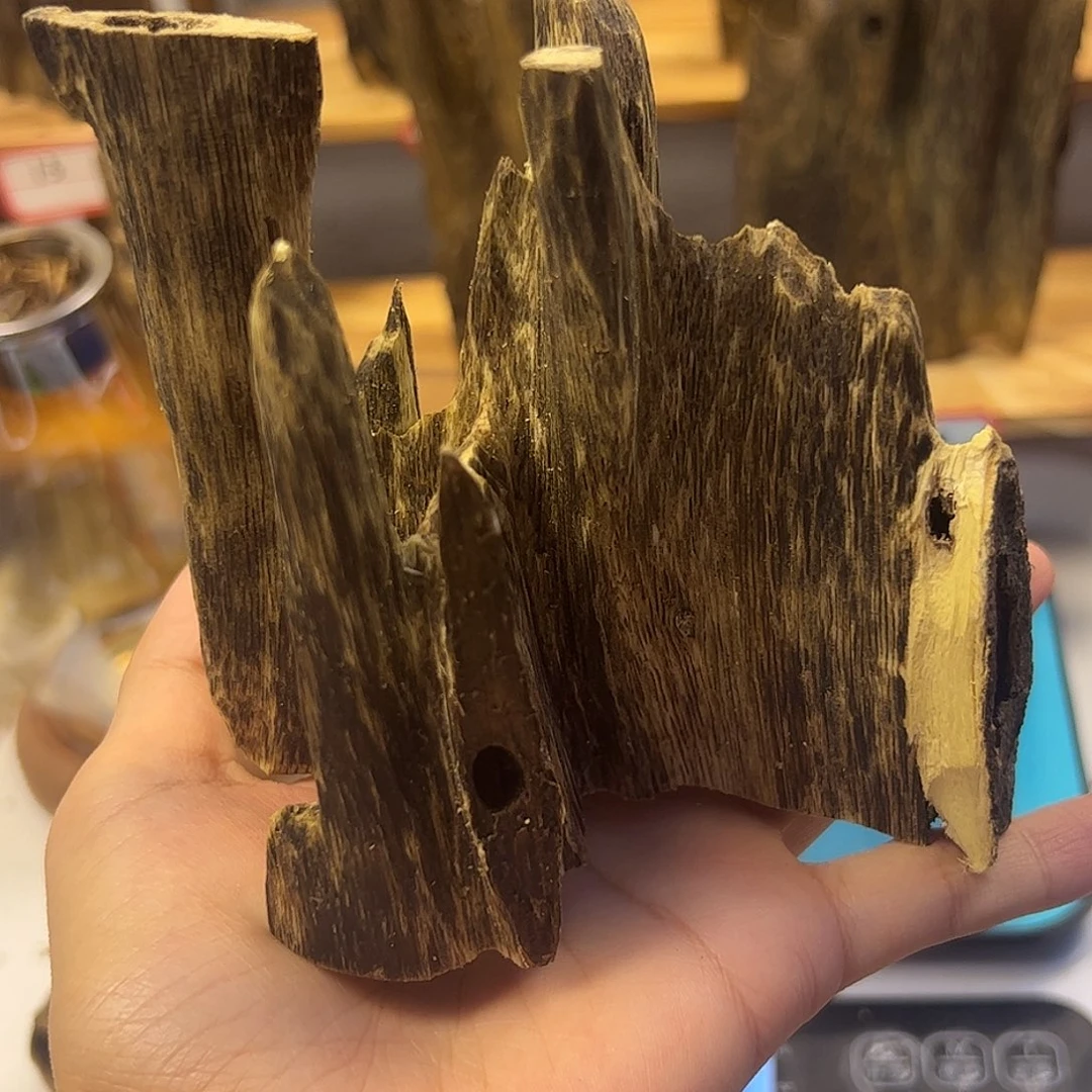 木质乌身圆叶 虫漏摆件 92克