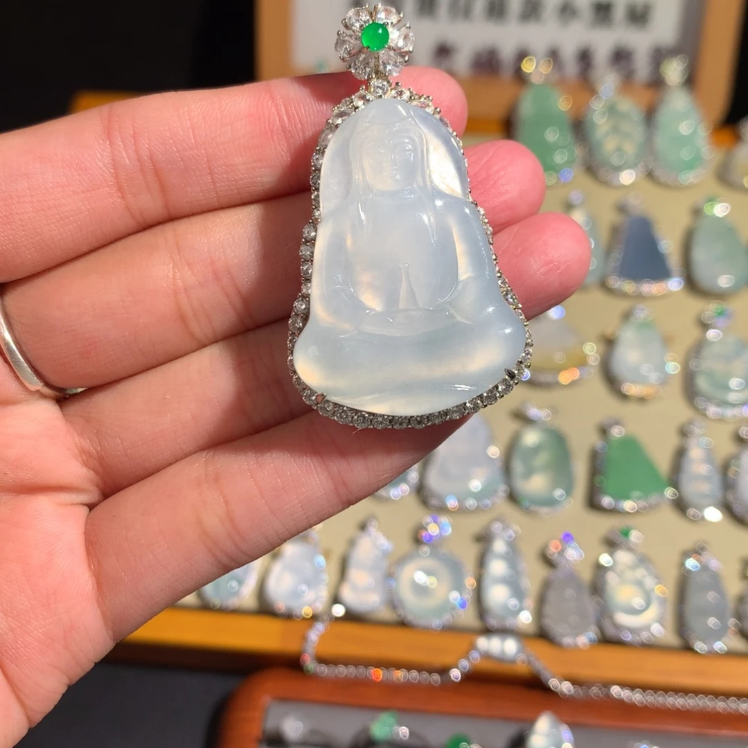 翡翠银S925镶嵌颈饰观音