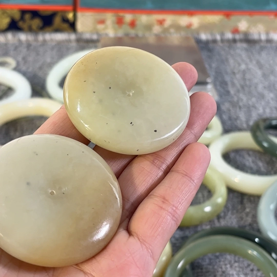 梵***明和田玉（糖玉）未镶嵌颈饰