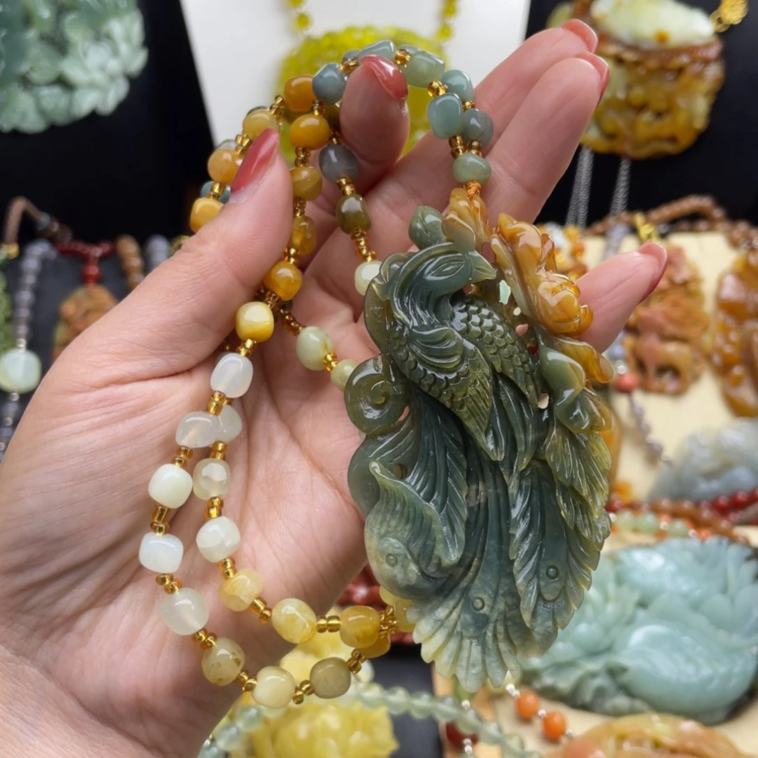 未镶嵌蛇纹石玉颈饰