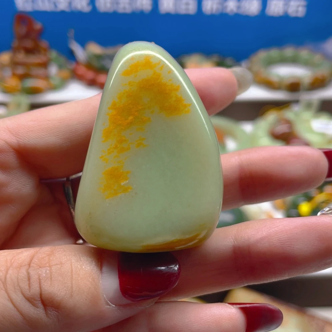 未镶嵌透闪石质玉把件