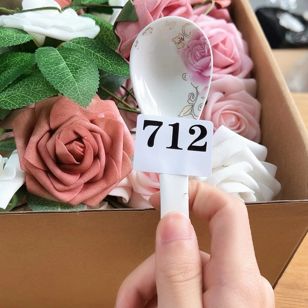 摆件……………………………………………………发